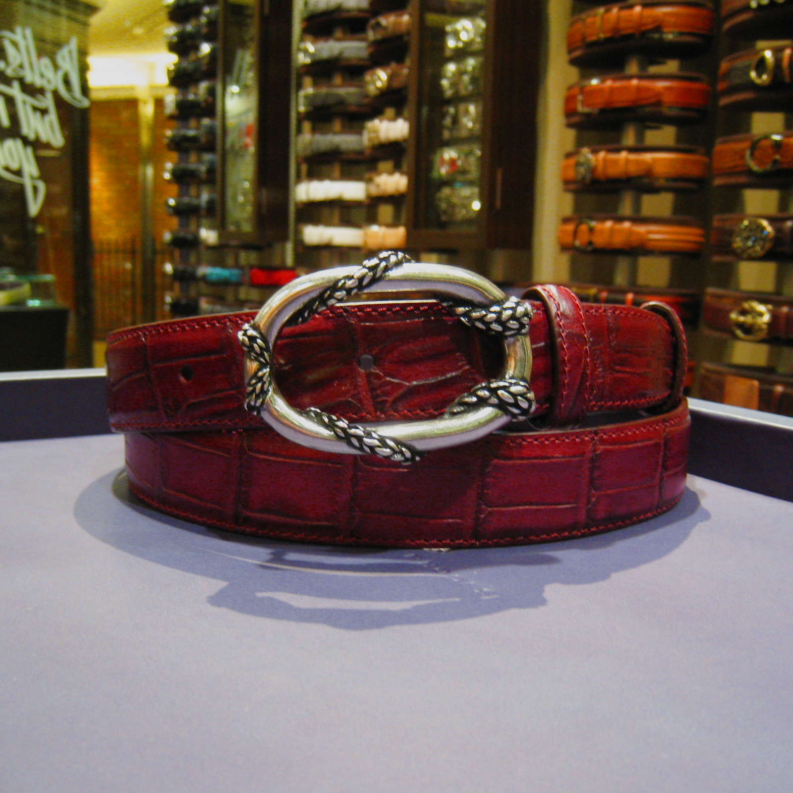 バーガンディーカラーのメンズカジュアルベルト Elliot Rhodes London