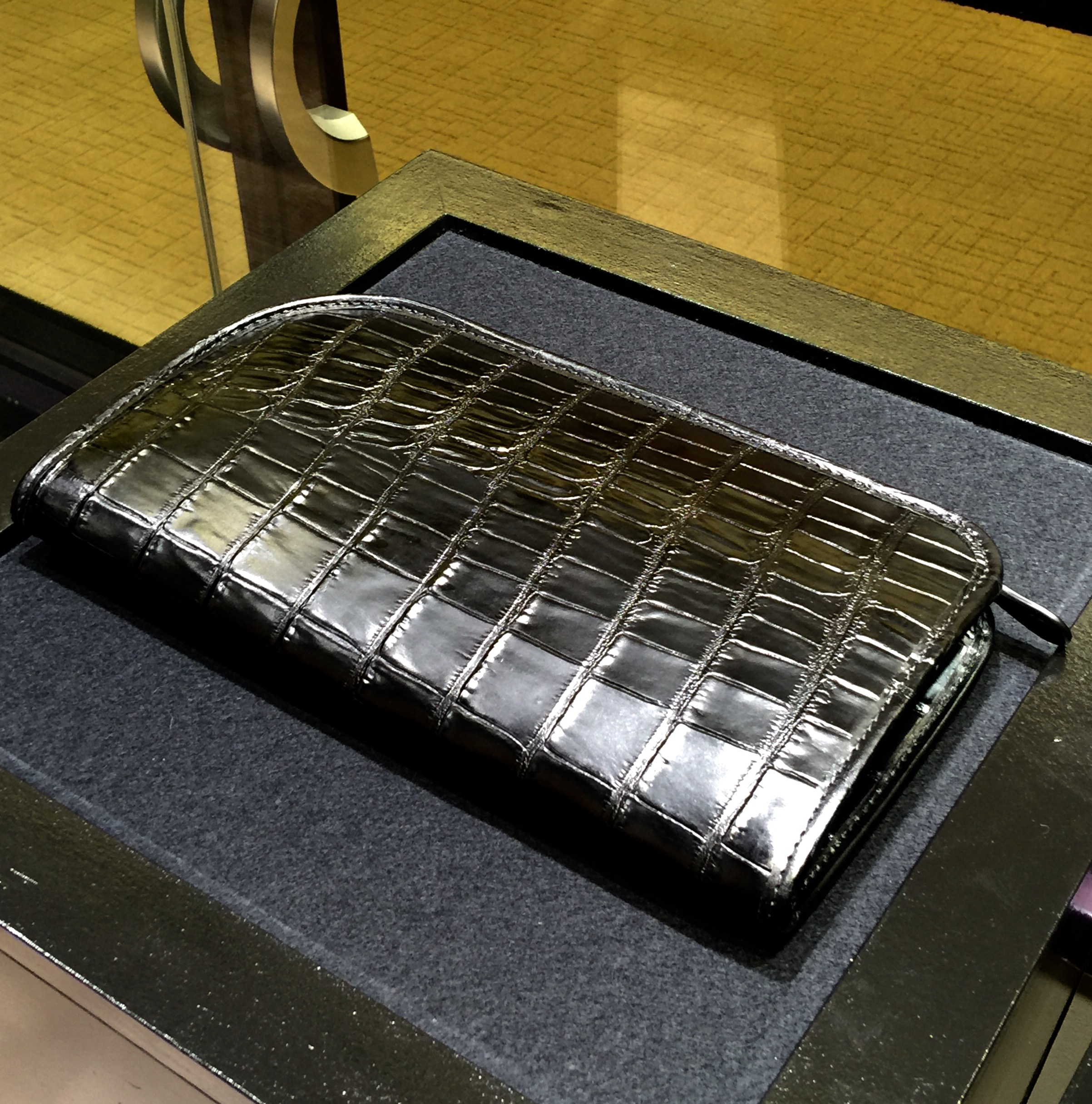 人気クラッチバッグ新作の入荷です ELLIOT RHODES LONDON